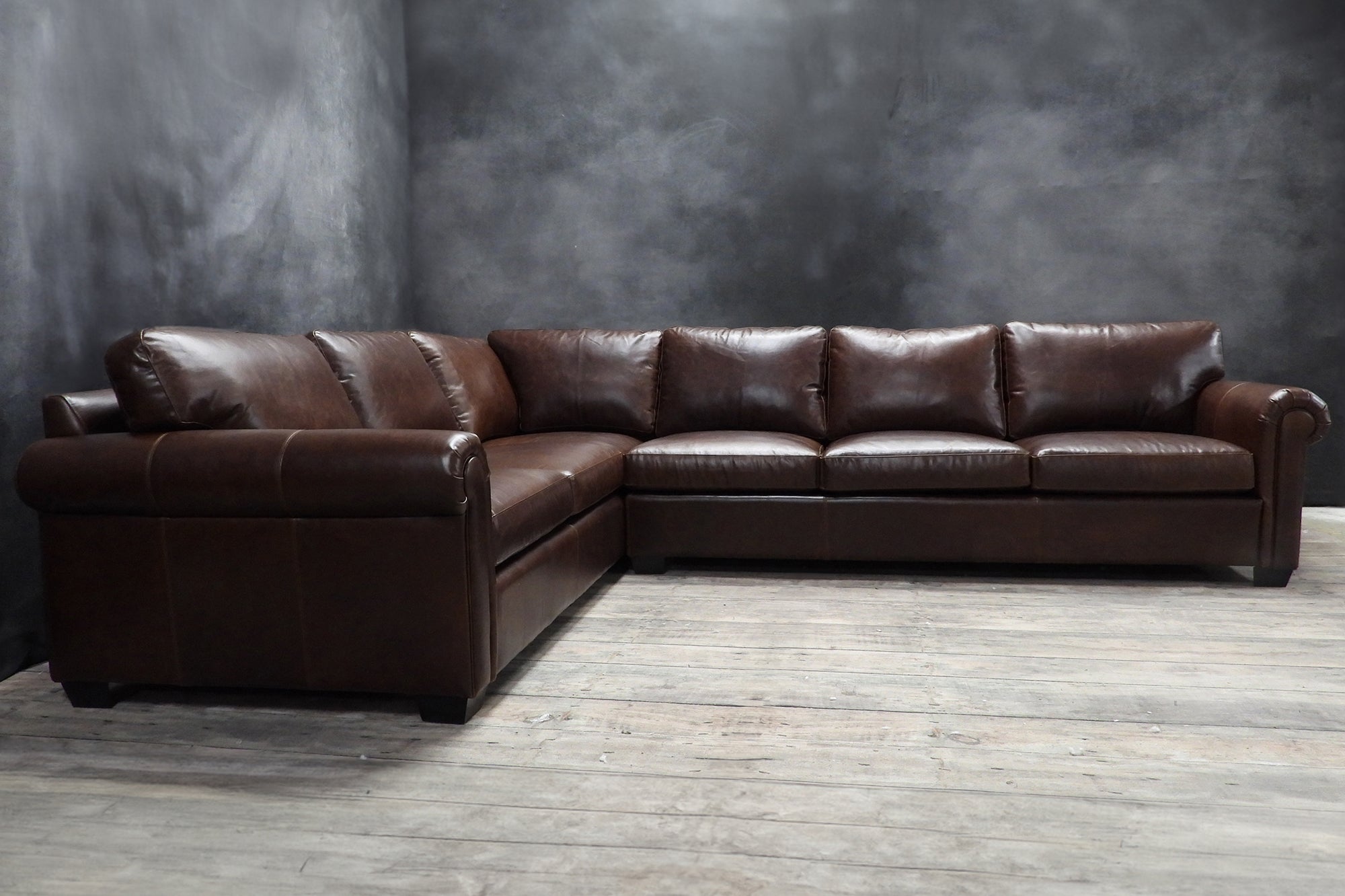 THE WINCHESTER GRAND SECTIONAL
