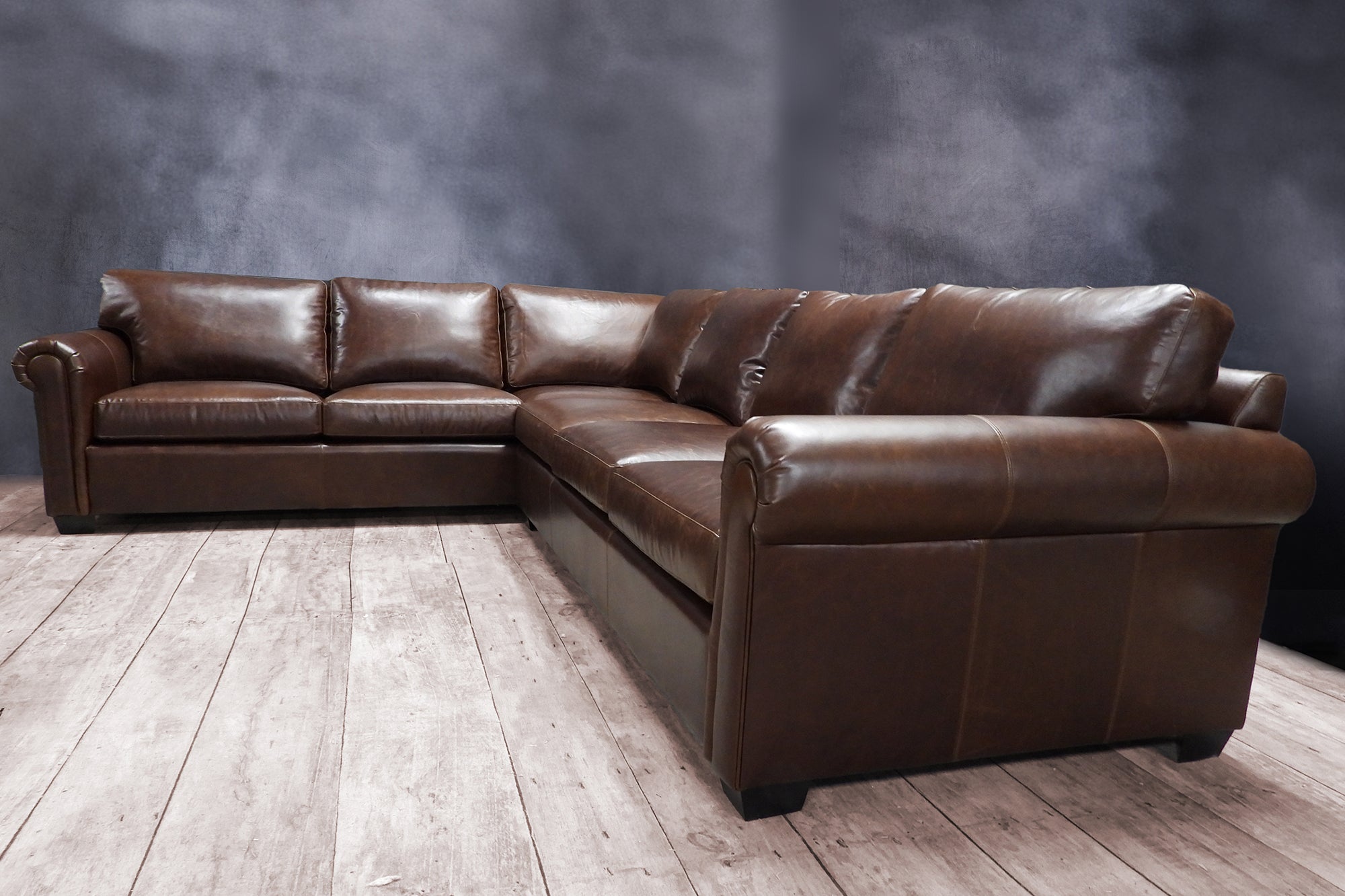 THE WINCHESTER GRAND SECTIONAL